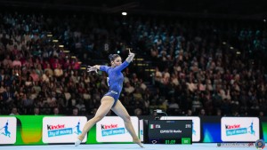 mix esposito manila ita sfe05041 copia simone ferraro ph